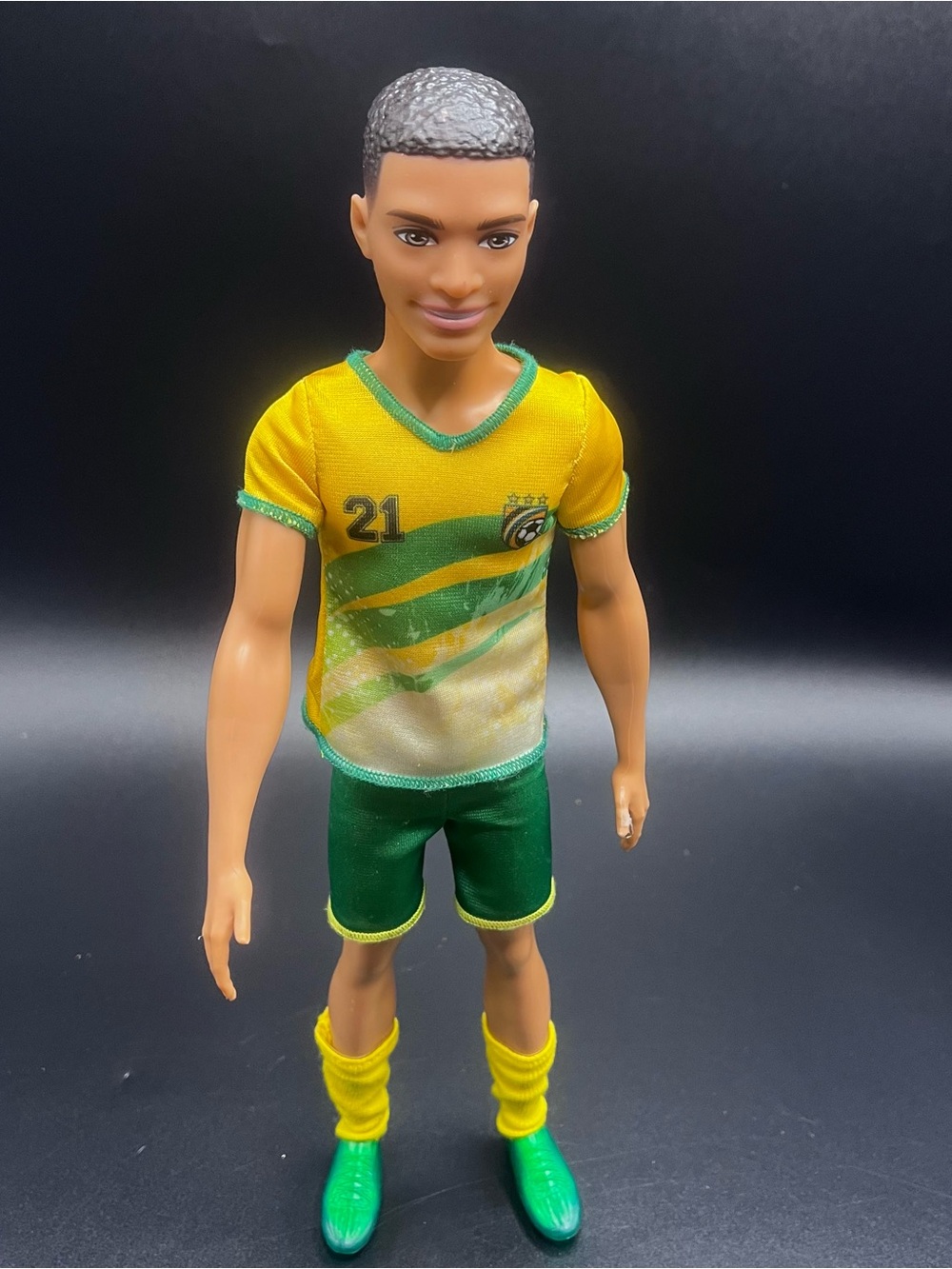 Mattel Barbie Ken Soccer Player Football Futbol World Cup Green Yellow Jersey